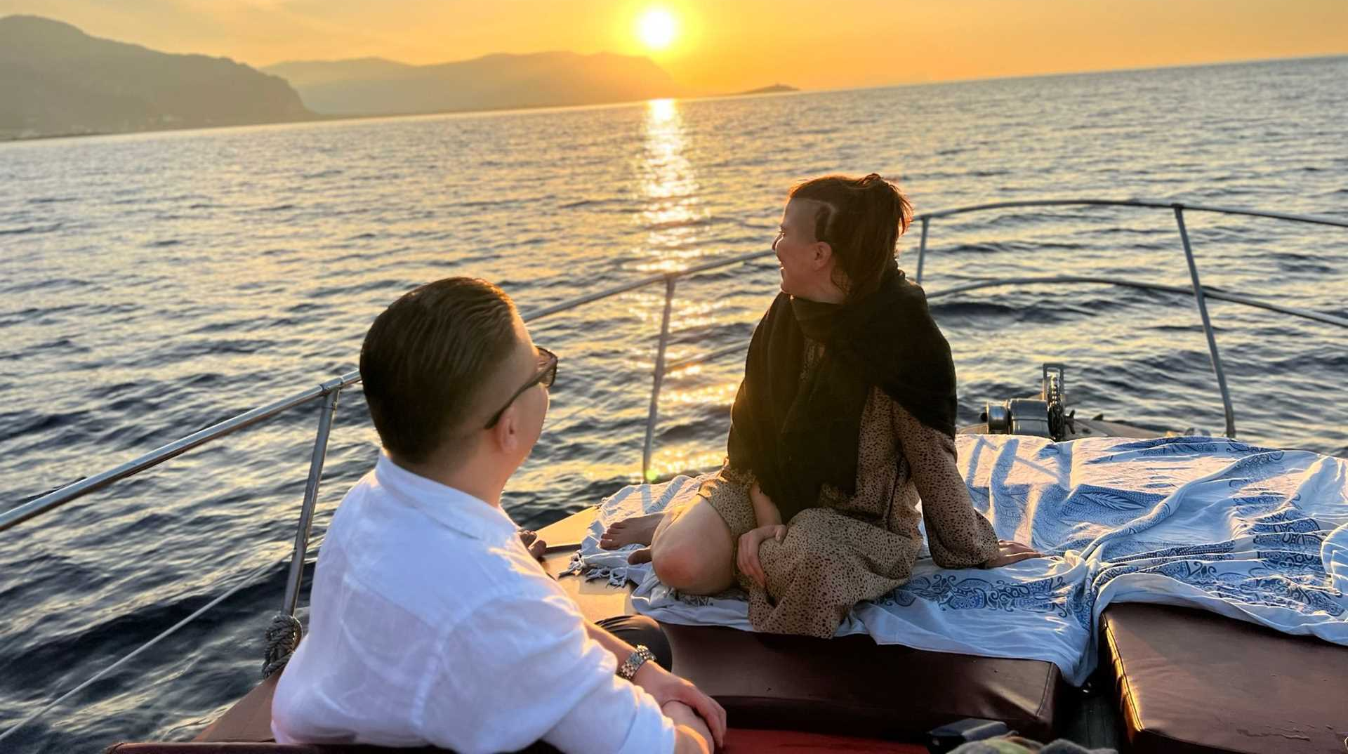 sunset-boat-tour-in-palermo-to-the-queen-s-cave-6.png